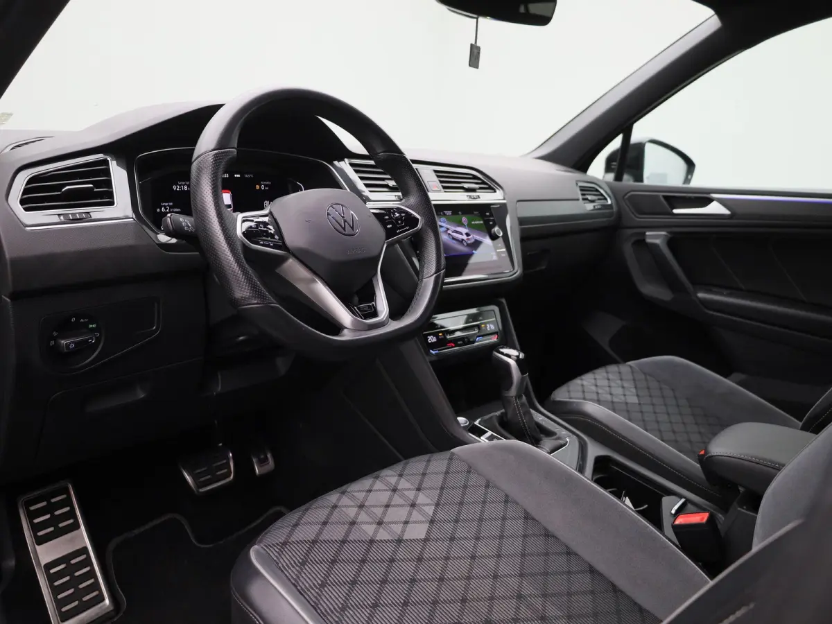 1.4 TSI eHybrid R-Line Business+ 245 PK | R-Line | Automaat | Navigatie | Parkeersensoren | Keyless Access | Adaptive Cruise Control | Climatronic | Digital Cockpit Pro | Apple Carplay | And