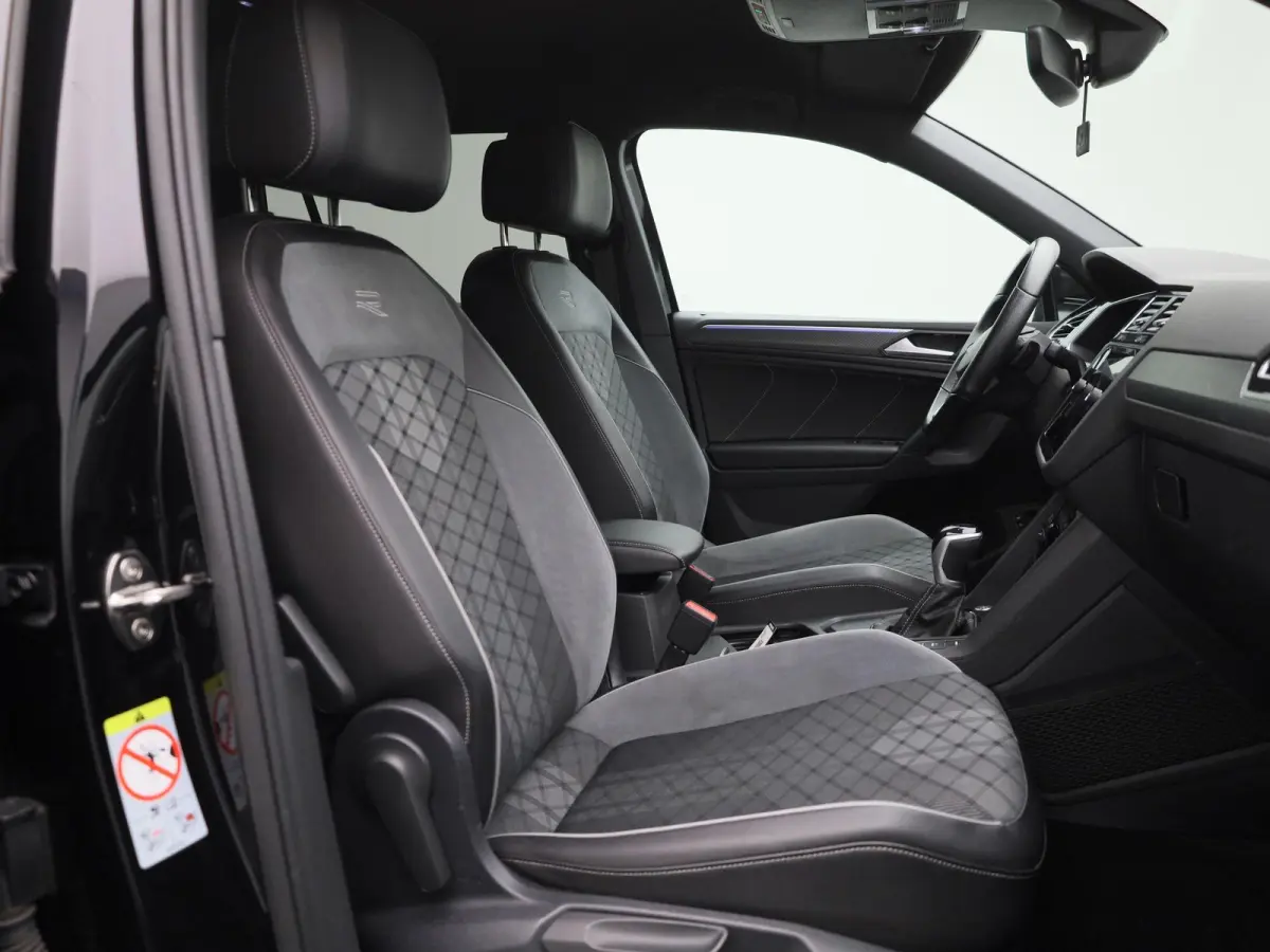 1.4 TSI eHybrid R-Line Business+ 245 PK | R-Line | Automaat | Navigatie | Parkeersensoren | Keyless Access | Adaptive Cruise Control | Climatronic | Digital Cockpit Pro | Apple Carplay | And