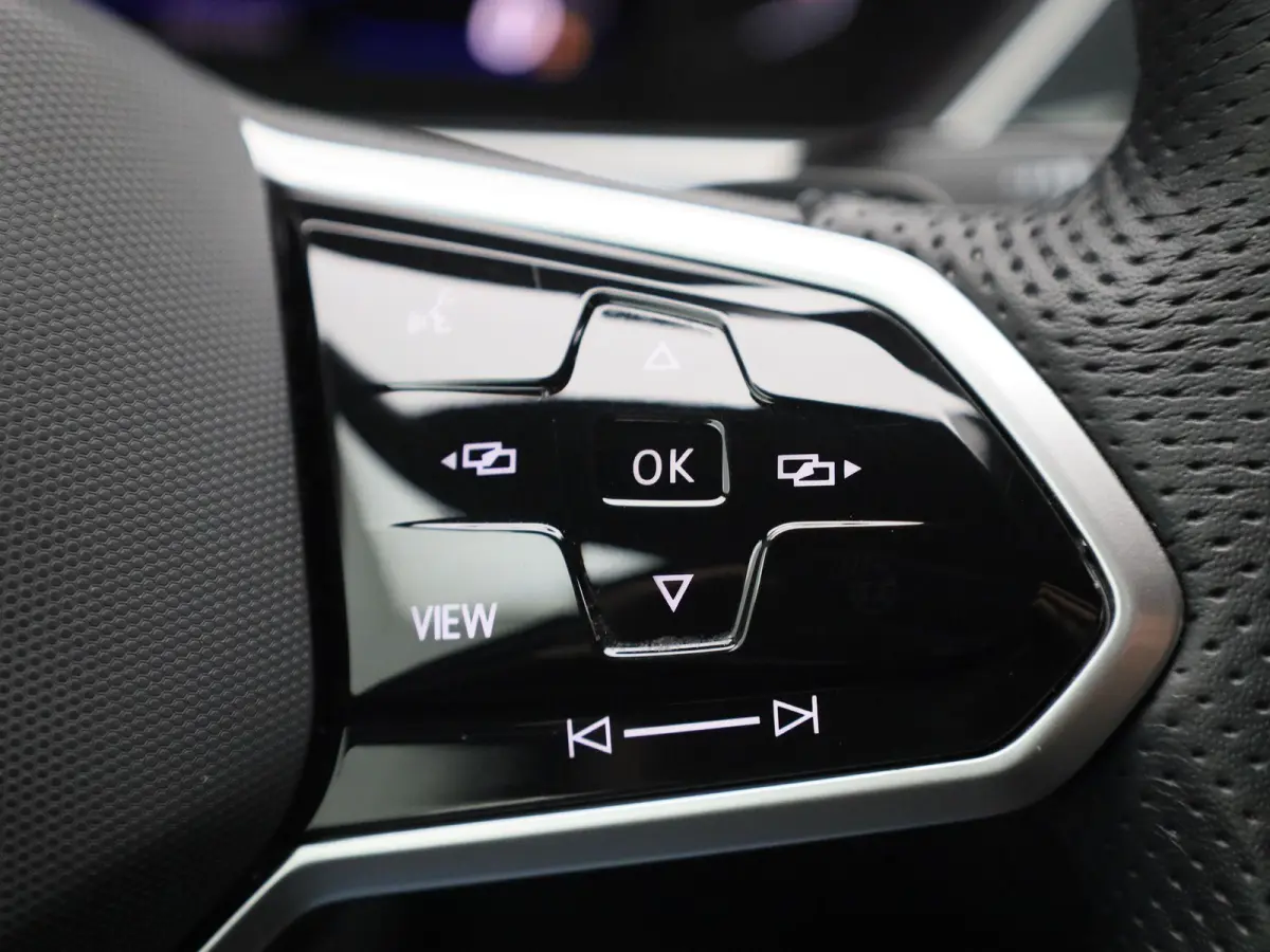1.4 TSI eHybrid R-Line Business+ 245 PK | R-Line | Automaat | Navigatie | Parkeersensoren | Keyless Access | Adaptive Cruise Control | Climatronic | Digital Cockpit Pro | Apple Carplay | And