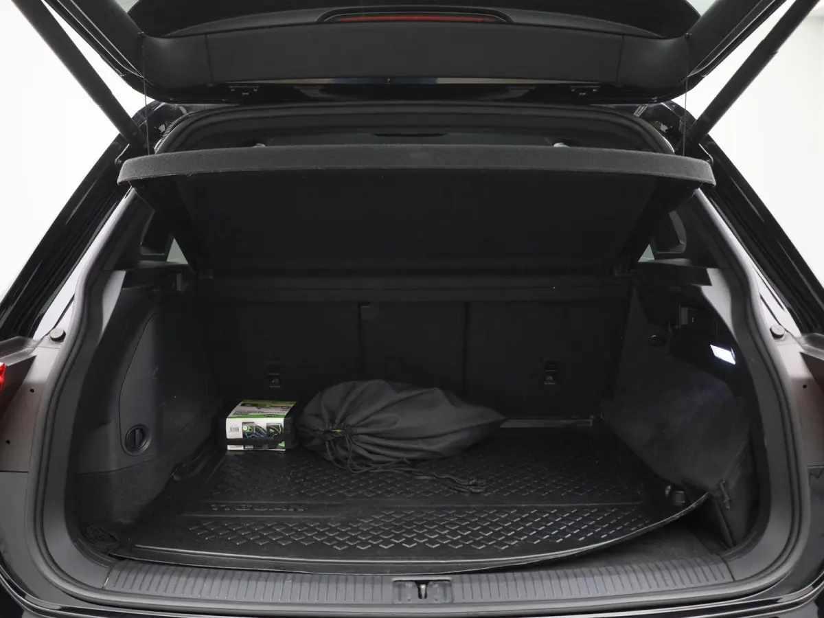 1.4 TSI eHybrid R-Line Business+ 245 PK | R-Line | Automaat | Navigatie | Parkeersensoren | Keyless Access | Adaptive Cruise Control | Climatronic | Digital Cockpit Pro | Apple Carplay | And
