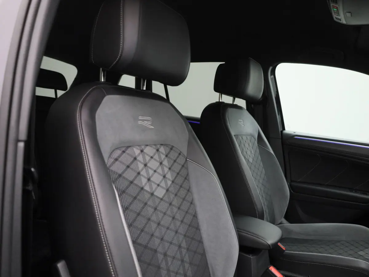 1.4 TSI eHybrid R-Line Business+ 245 PK | R-Line | Automaat | Navigatie | Parkeersensoren | Keyless Access | Adaptive Cruise Control | Climatronic | Digital Cockpit Pro | Apple Carplay | And
