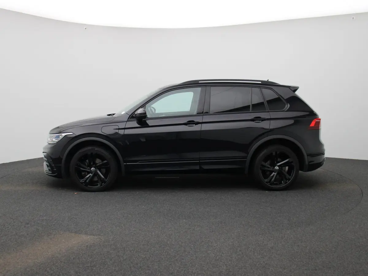 1.4 TSI eHybrid R-Line Business+ 245 PK | R-Line | Automaat | Navigatie | Parkeersensoren | Keyless Access | Adaptive Cruise Control | Climatronic | Digital Cockpit Pro | Apple Carplay | And