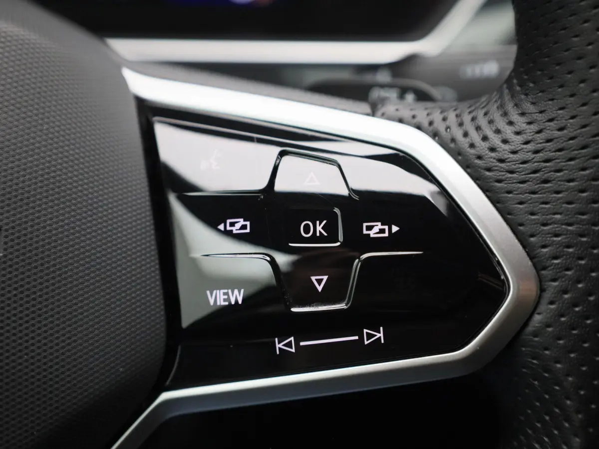 1.4 TSI eHybrid R-Line Business+ 245 PK | R-Line | Automaat | Navigatie | Parkeersensoren | Keyless Access | Adaptive Cruise Control | Climatronic | Digital Cockpit Pro | Apple Carplay | And