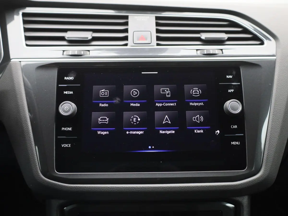 1.4 TSI eHybrid R-Line Business+ 245 PK | R-Line | Automaat | Navigatie | Parkeersensoren | Keyless Access | Adaptive Cruise Control | Climatronic | Digital Cockpit Pro | Apple Carplay | And