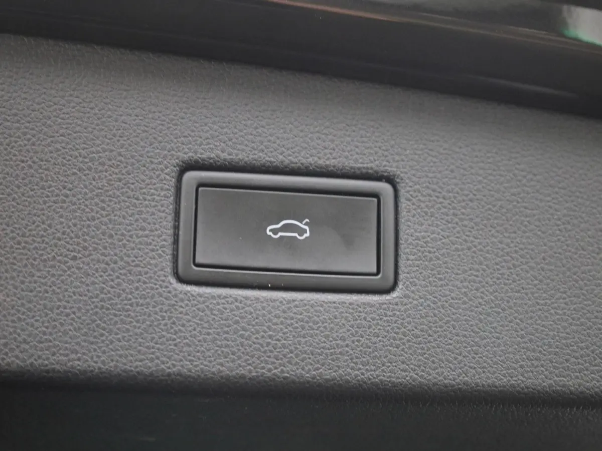 1.4 TSI eHybrid R-Line Business+ 245 PK | R-Line | Automaat | Navigatie | Parkeersensoren | Keyless Access | Adaptive Cruise Control | Climatronic | Digital Cockpit Pro | Apple Carplay | And