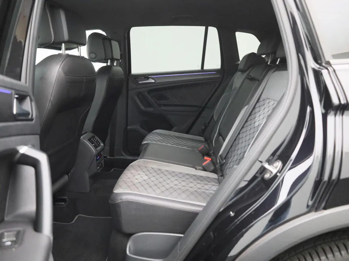 1.4 TSI eHybrid R-Line Business+ 245 PK | R-Line | Automaat | Navigatie | Parkeersensoren | Keyless Access | Adaptive Cruise Control | Climatronic | Digital Cockpit Pro | Apple Carplay | And