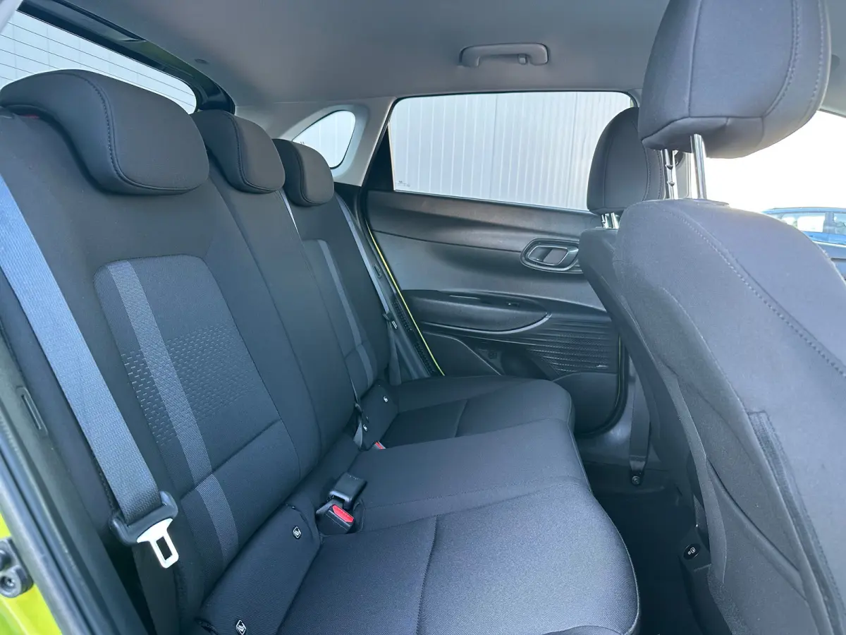 1.0 T-GDI 100pk Premium | Carplay | Climate control | Cruise control | Stoel/stuurverwarming | Camera | Parkeersensoren | DAB | Premium Audio | Lichtmetalen velgen | Navigatie