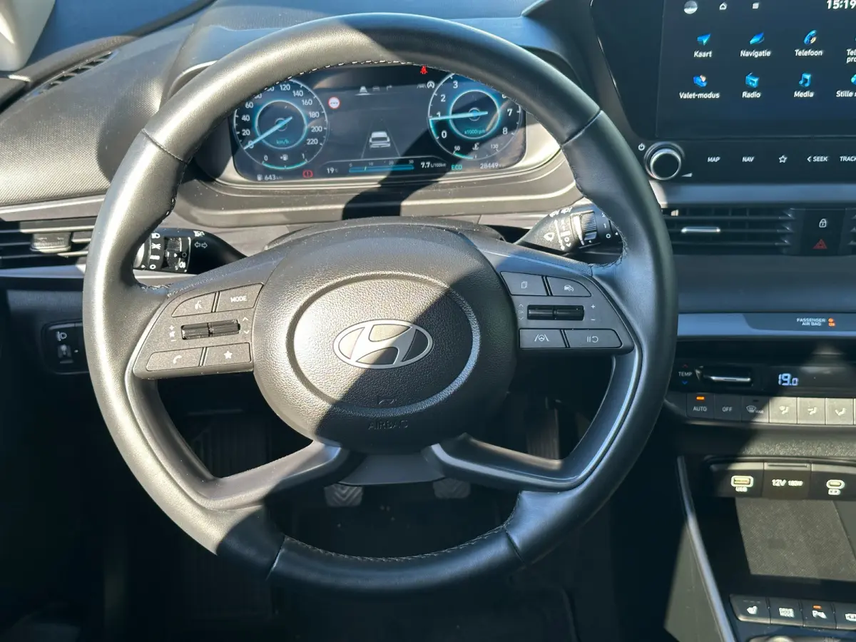 1.0 T-GDI 100pk Premium | Carplay | Climate control | Cruise control | Stoel/stuurverwarming | Camera | Parkeersensoren | DAB | Premium Audio | Lichtmetalen velgen | Navigatie