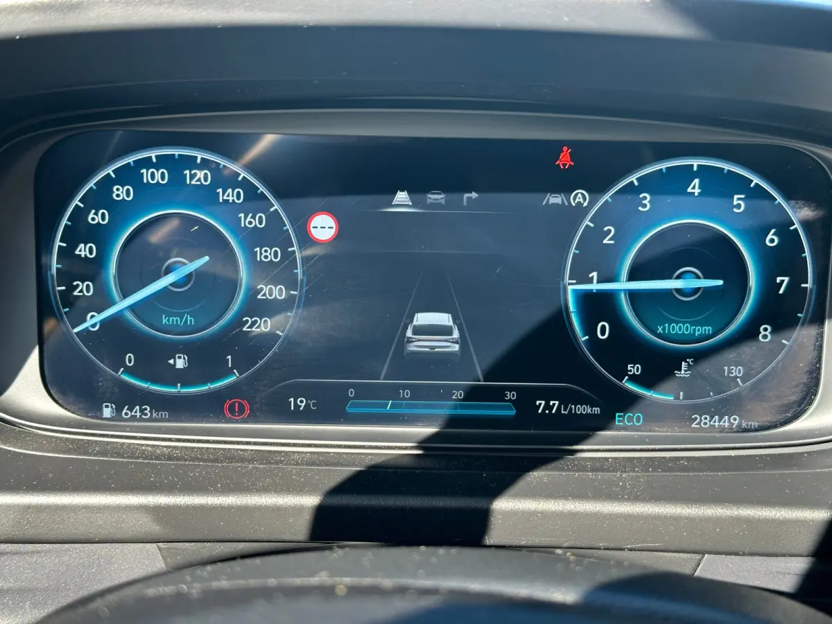 1.0 T-GDI 100pk Premium | Carplay | Climate control | Cruise control | Stoel/stuurverwarming | Camera | Parkeersensoren | DAB | Premium Audio | Lichtmetalen velgen | Navigatie