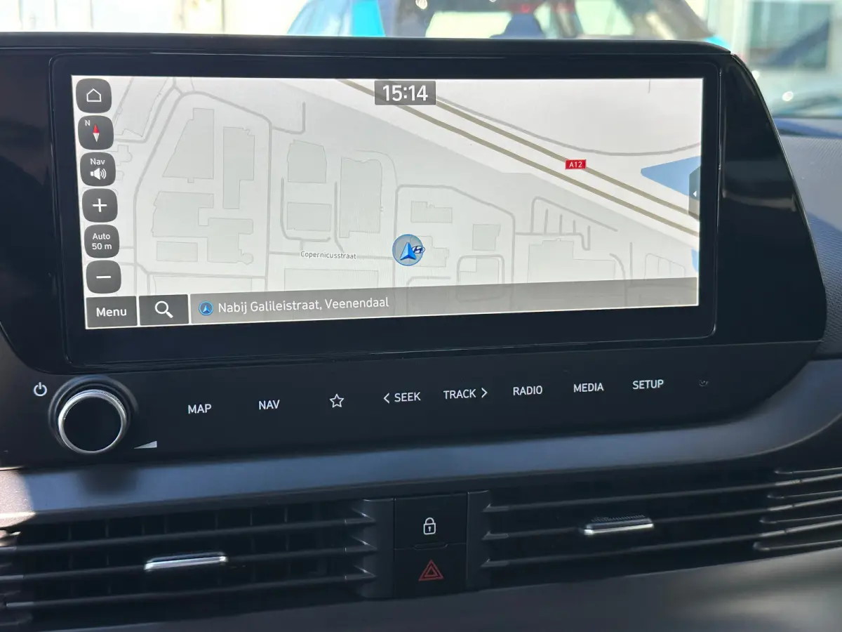 1.0 T-GDI 100pk Premium | Carplay | Climate control | Cruise control | Stoel/stuurverwarming | Camera | Parkeersensoren | DAB | Premium Audio | Lichtmetalen velgen | Navigatie
