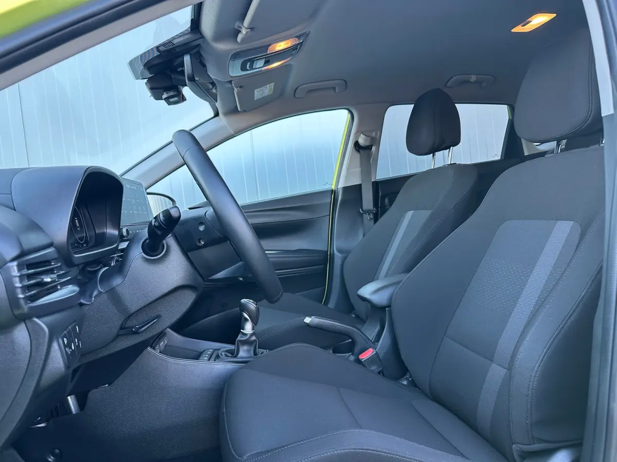 1.0 T-GDI 100pk Premium | Carplay | Climate control | Cruise control | Stoel/stuurverwarming | Camera | Parkeersensoren | DAB | Premium Audio | Lichtmetalen velgen | Navigatie