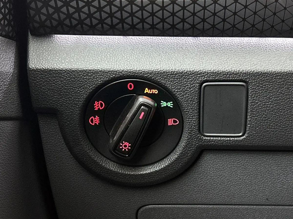 1.0 TSI Style | 115 PK | Climatronic (Automatische Airco) | Stoelverwarming | Camera |