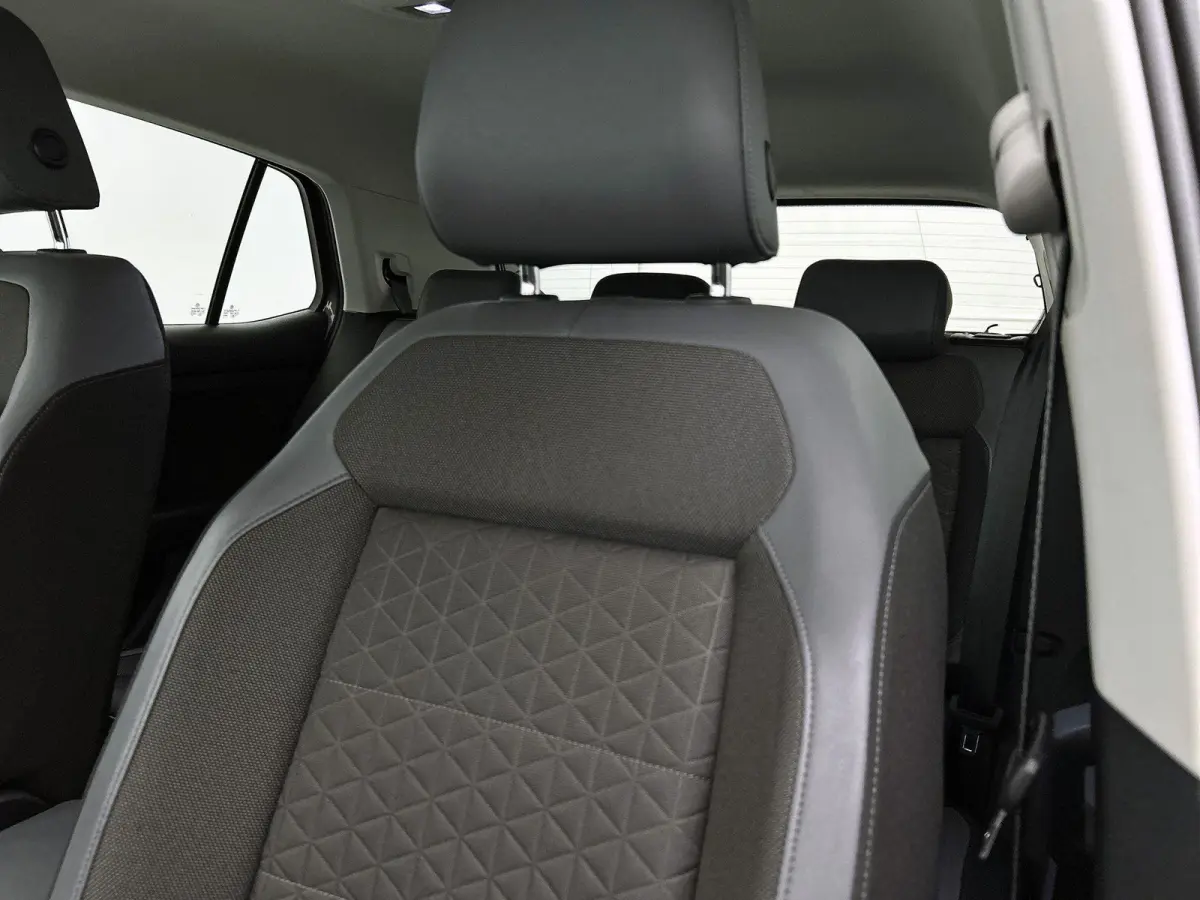1.0 TSI Style | 115 PK | Climatronic (Automatische Airco) | Stoelverwarming | Camera |