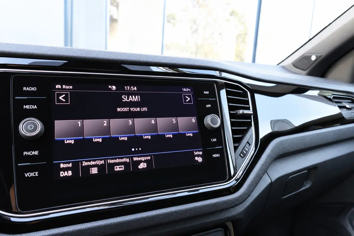 2.0 TSI R AKRAPOVIC BEATS KEYLESS PANO VOL