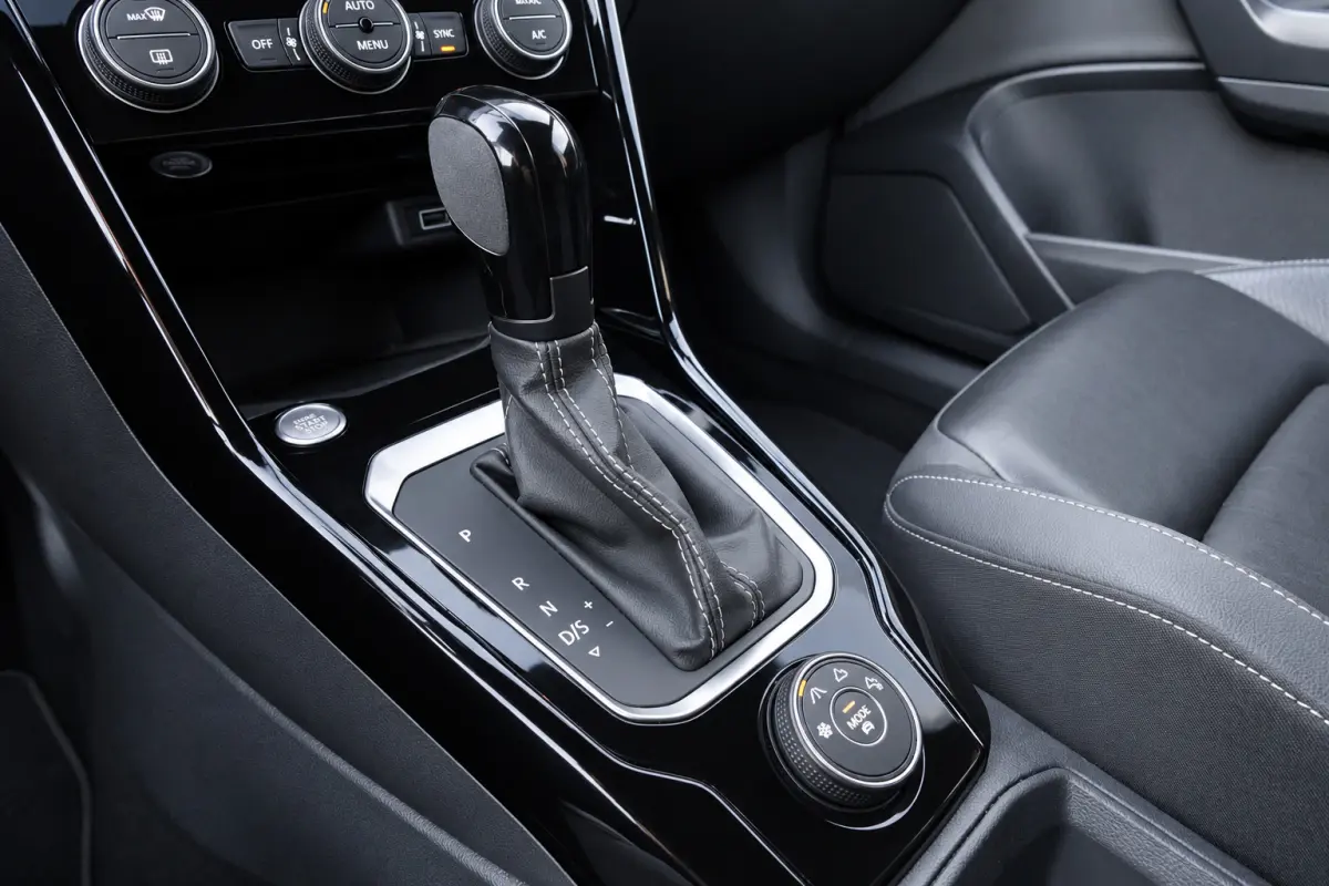 2.0 TSI R AKRAPOVIC BEATS KEYLESS PANO VOL