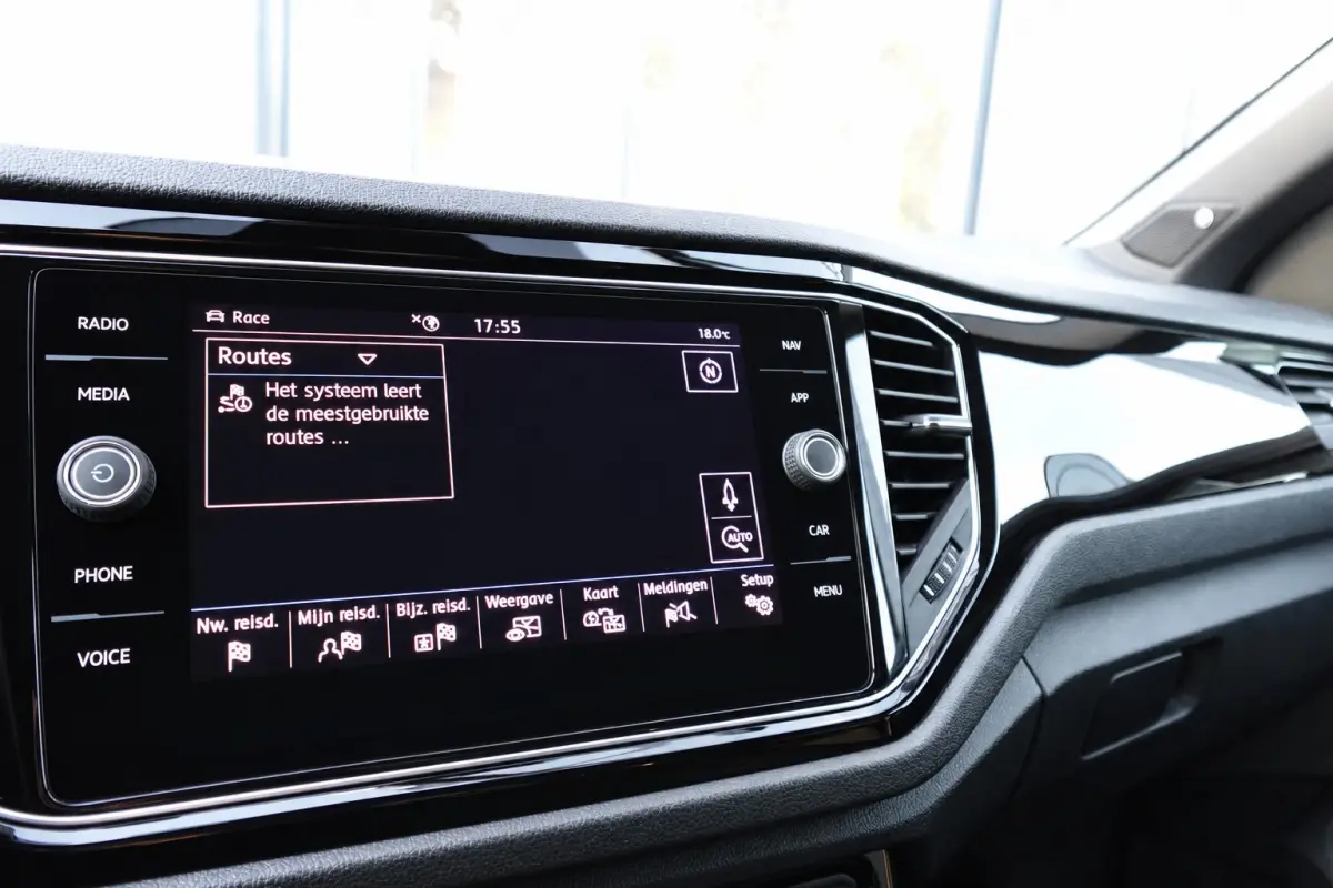 2.0 TSI R AKRAPOVIC BEATS KEYLESS PANO VOL