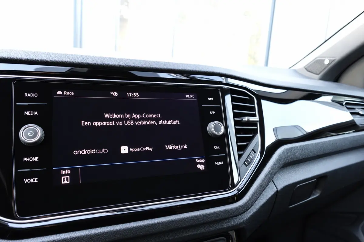 2.0 TSI R AKRAPOVIC BEATS KEYLESS PANO VOL