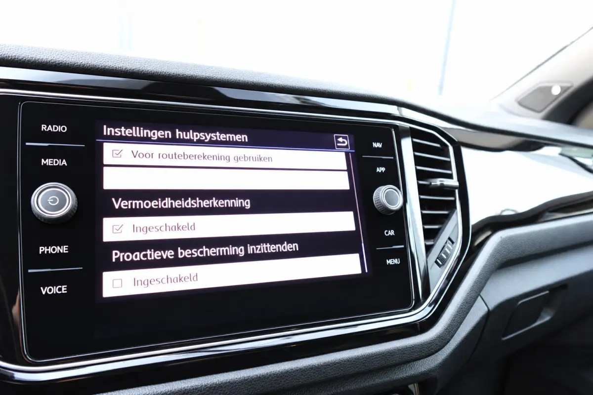 2.0 TSI R AKRAPOVIC BEATS KEYLESS PANO VOL