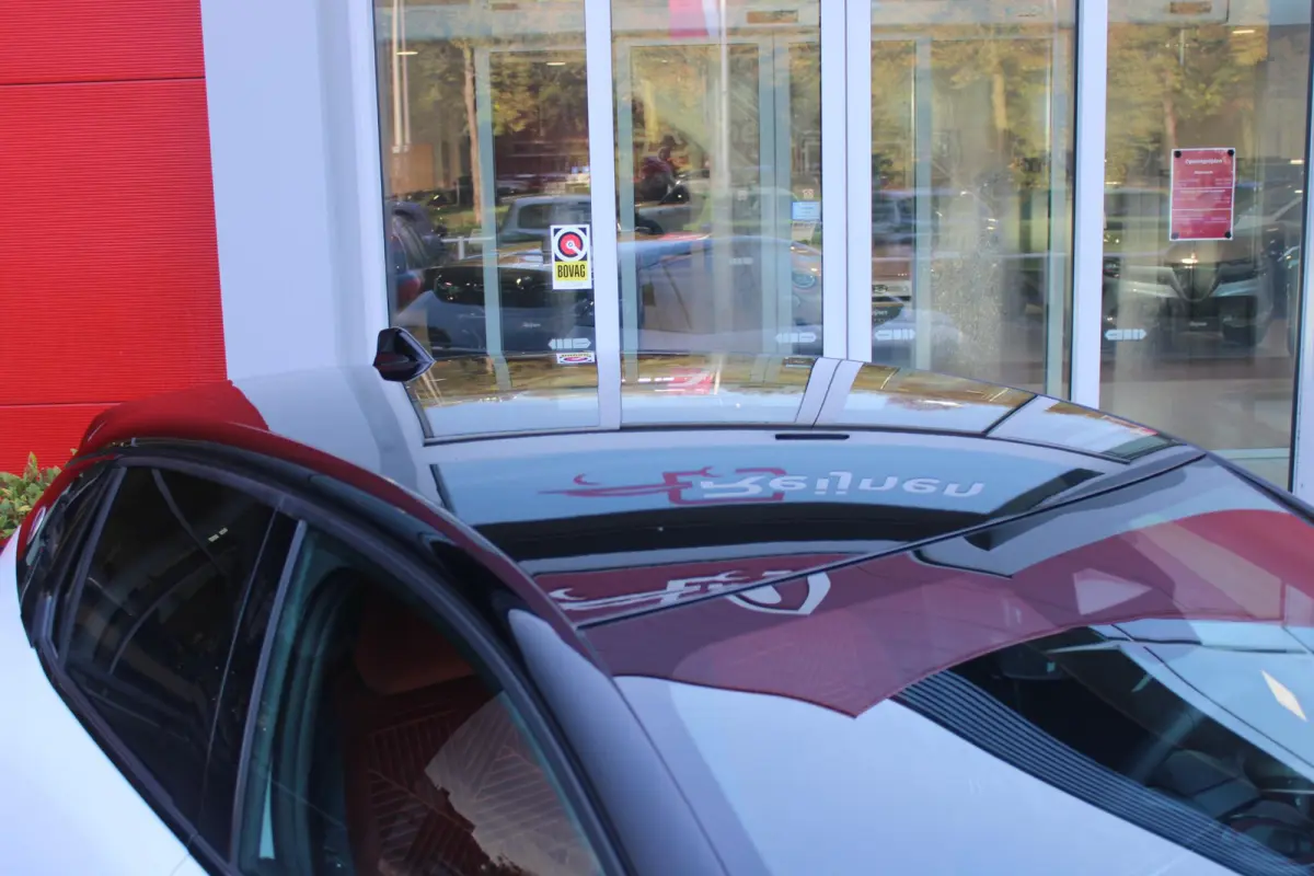 LX 156PK 54 kWh | EXCLUSIVE PACK: (FLUWELEN "RUGGINE" STOELBEKLEDING, ELEKTRISCH VERSTELBARE & VERWARMBARE VOORSTOELEN, KEYLESS ENTRY) | NAVIGATIE | RIJSTROOKASSISTENT L2 | BIANCO QUARZO MET