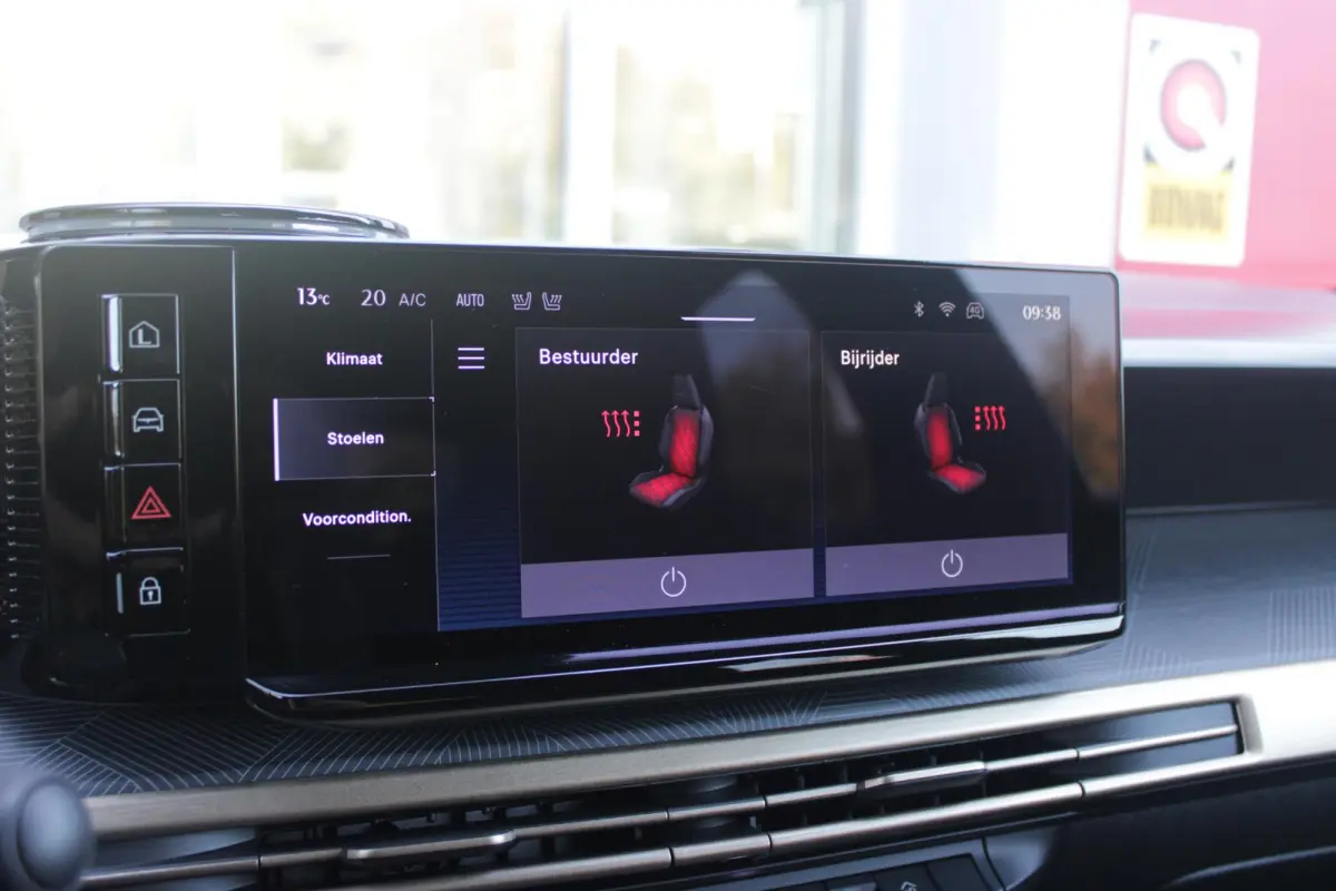 LX 156PK 54 kWh | EXCLUSIVE PACK: (FLUWELEN "RUGGINE" STOELBEKLEDING, ELEKTRISCH VERSTELBARE & VERWARMBARE VOORSTOELEN, KEYLESS ENTRY) | NAVIGATIE | RIJSTROOKASSISTENT L2 | BIANCO QUARZO MET