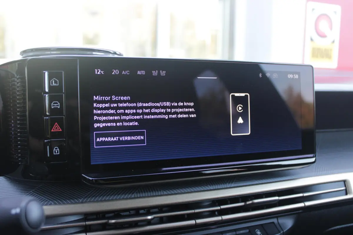 LX 156PK 54 kWh | EXCLUSIVE PACK: (FLUWELEN "RUGGINE" STOELBEKLEDING, ELEKTRISCH VERSTELBARE & VERWARMBARE VOORSTOELEN, KEYLESS ENTRY) | NAVIGATIE | RIJSTROOKASSISTENT L2 | BIANCO QUARZO MET