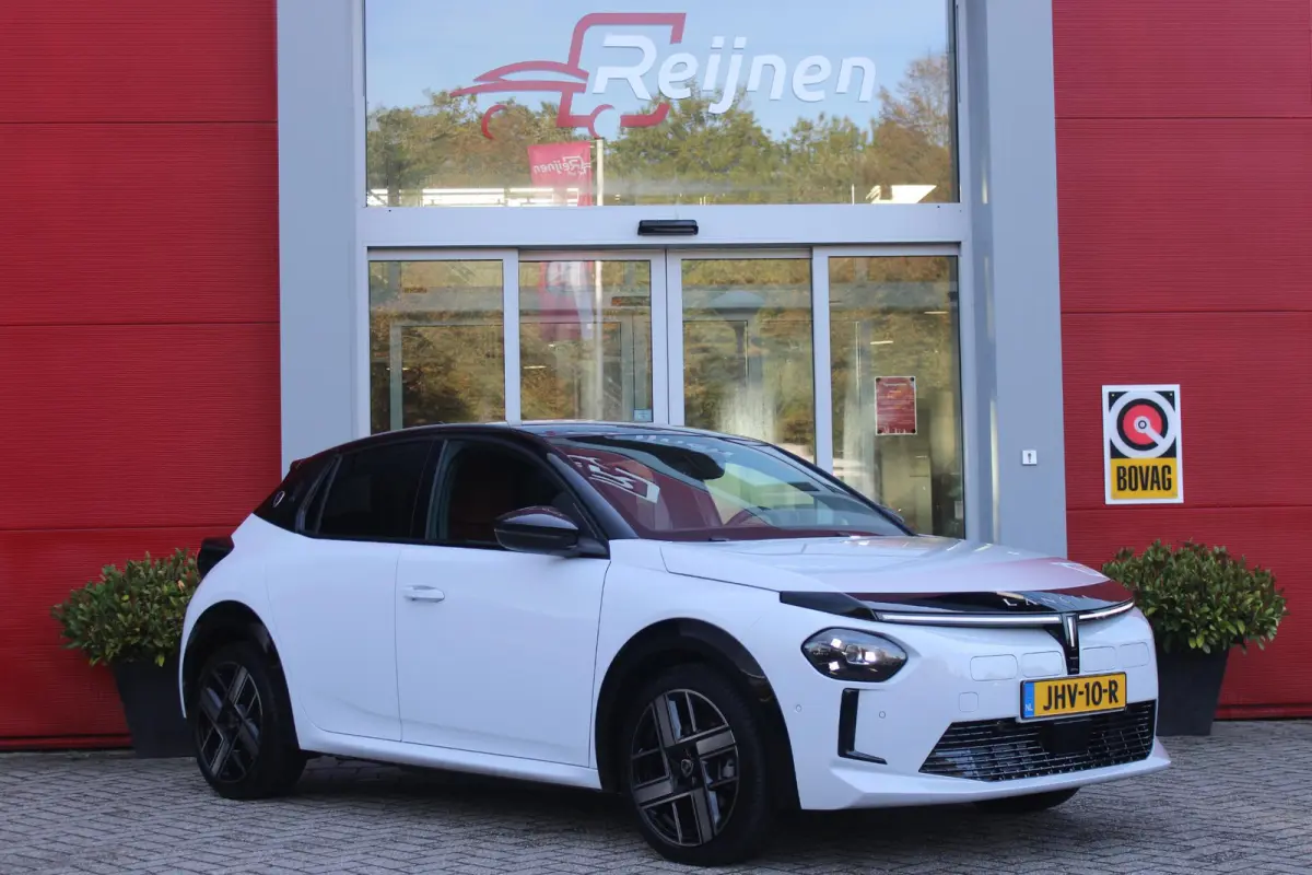 LX 156PK 54 kWh | EXCLUSIVE PACK: (FLUWELEN "RUGGINE" STOELBEKLEDING, ELEKTRISCH VERSTELBARE & VERWARMBARE VOORSTOELEN, KEYLESS ENTRY) | NAVIGATIE | RIJSTROOKASSISTENT L2 | BIANCO QUARZO MET