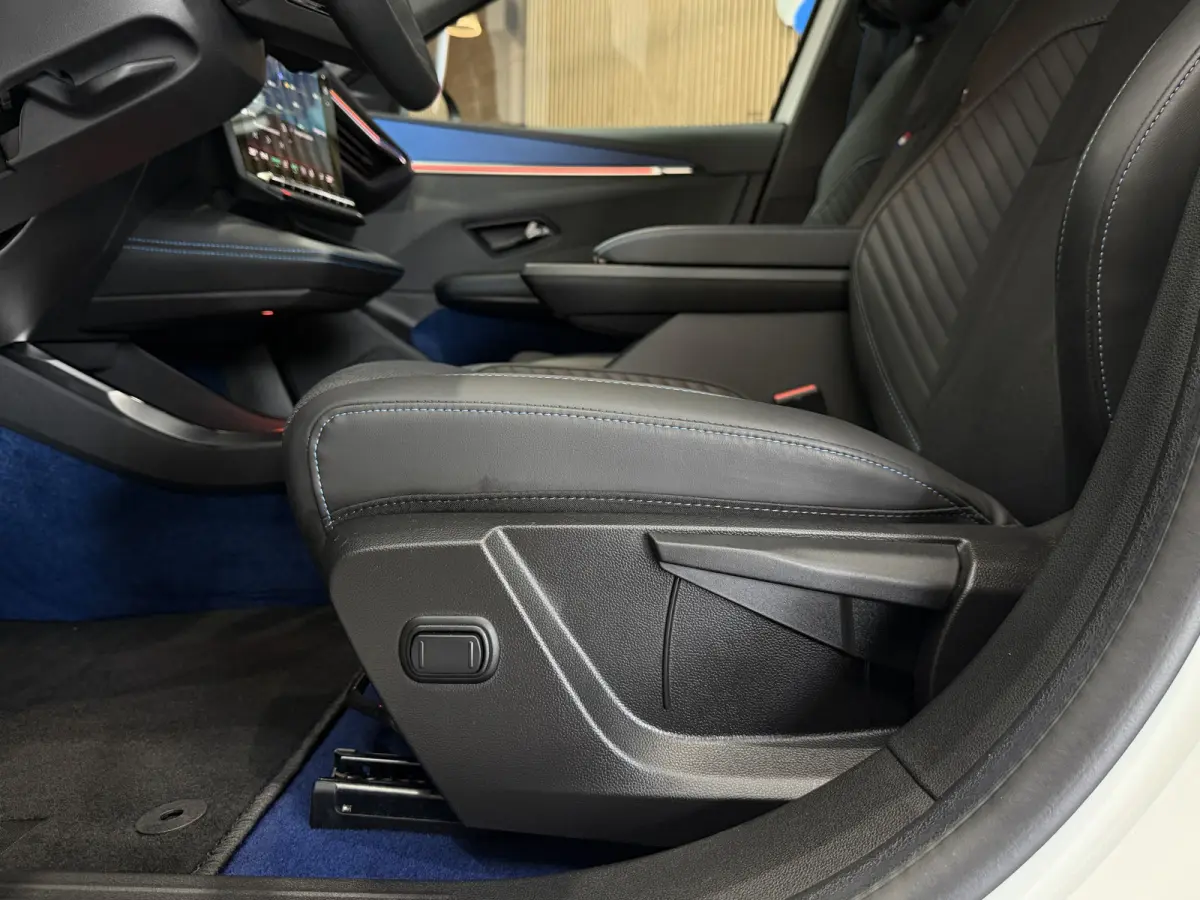 EV87 long range Esprit Alpine | Groot Navi | 360 | 20" | Elektrische klep | CarPlay | Stuur & Stoelverwarming | Dealer onderhouden!