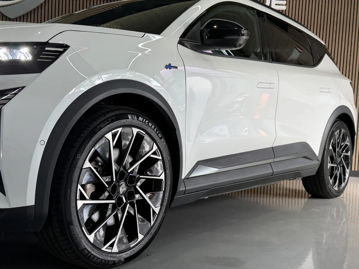 EV87 long range Esprit Alpine | Groot Navi | 360 | 20" | Elektrische klep | CarPlay | Stuur & Stoelverwarming | Dealer onderhouden!