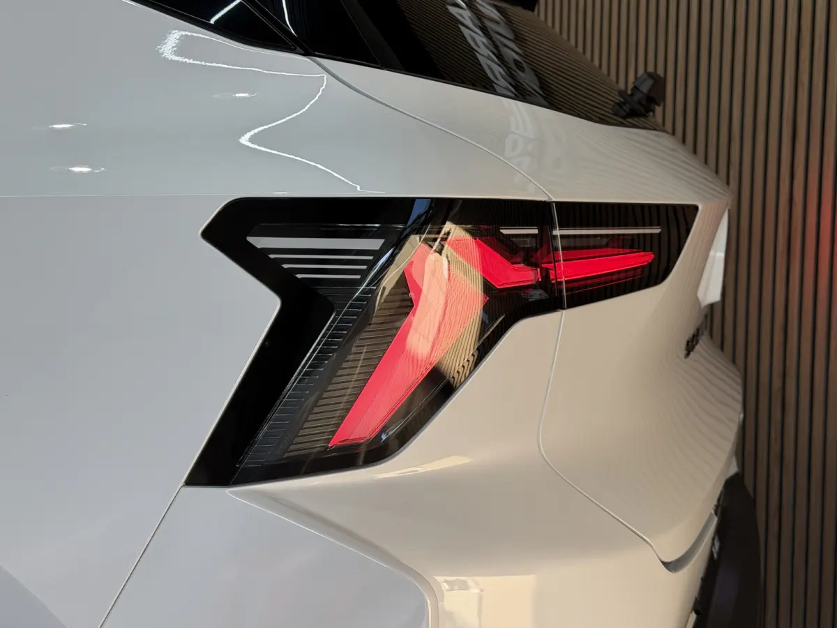 EV87 long range Esprit Alpine | Groot Navi | 360 | 20" | Elektrische klep | CarPlay | Stuur & Stoelverwarming | Dealer onderhouden!