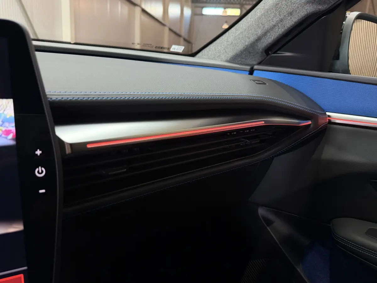 EV87 long range Esprit Alpine | Groot Navi | 360 | 20" | Elektrische klep | CarPlay | Stuur & Stoelverwarming | Dealer onderhouden!