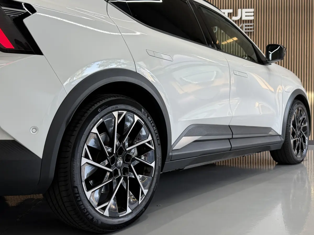 EV87 long range Esprit Alpine | Groot Navi | 360 | 20" | Elektrische klep | CarPlay | Stuur & Stoelverwarming | Dealer onderhouden!