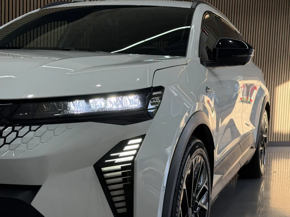 EV87 long range Esprit Alpine | Groot Navi | 360 | 20" | Elektrische klep | CarPlay | Stuur & Stoelverwarming | Dealer onderhouden!