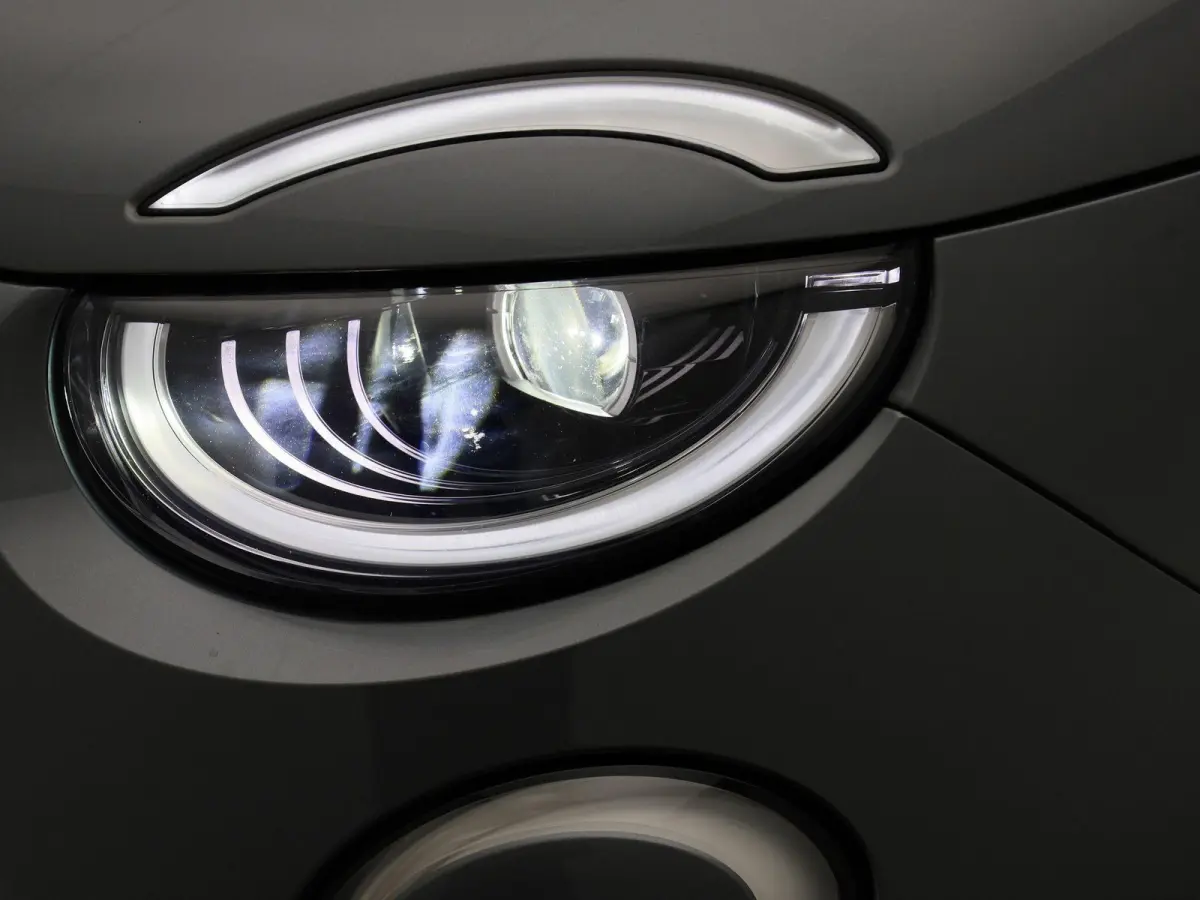 500e 42 kWh Icon