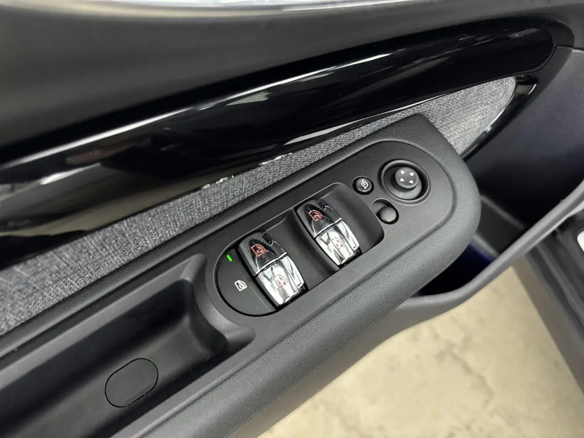 1.5 Cooper Chili Serious Business | Panorama dak | Parkeersensoren | Stoelverwarming | Cruise Control |