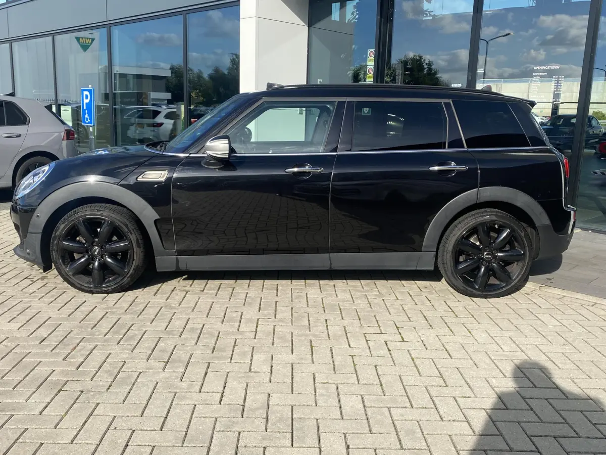 1.5 Cooper Chili Serious Business | Panorama dak | Parkeersensoren | Stoelverwarming | Cruise Control |