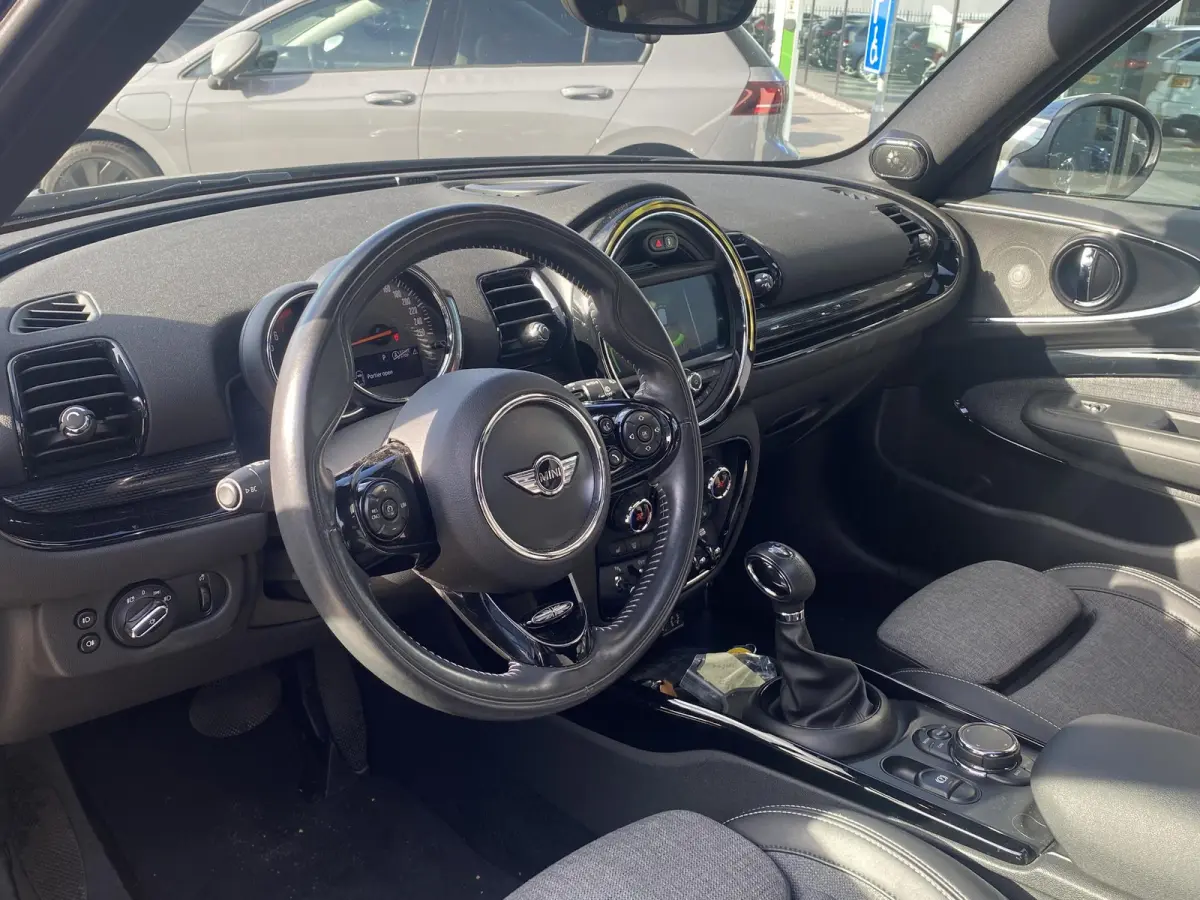 1.5 Cooper Chili Serious Business | Panorama dak | Parkeersensoren | Stoelverwarming | Cruise Control |