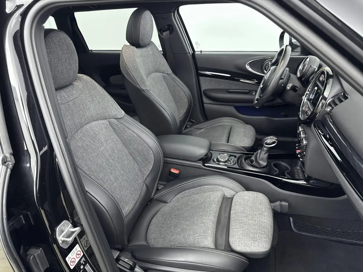 1.5 Cooper Chili Serious Business | Panorama dak | Parkeersensoren | Stoelverwarming | Cruise Control |