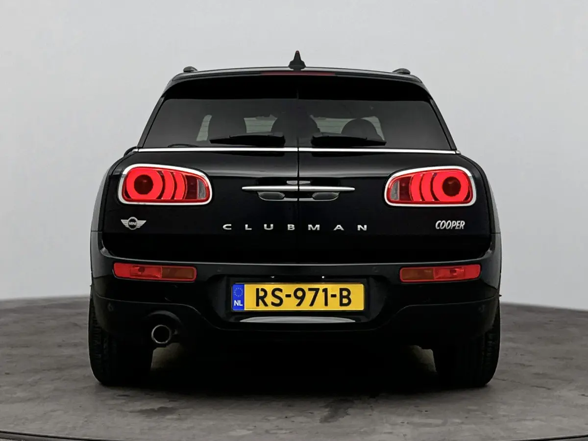 1.5 Cooper Chili Serious Business | Panorama dak | Parkeersensoren | Stoelverwarming | Cruise Control |