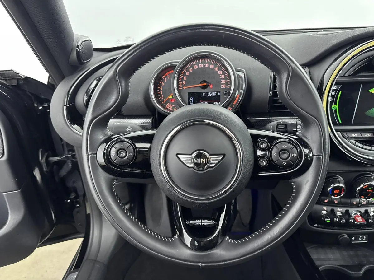 1.5 Cooper Chili Serious Business | Panorama dak | Parkeersensoren | Stoelverwarming | Cruise Control |