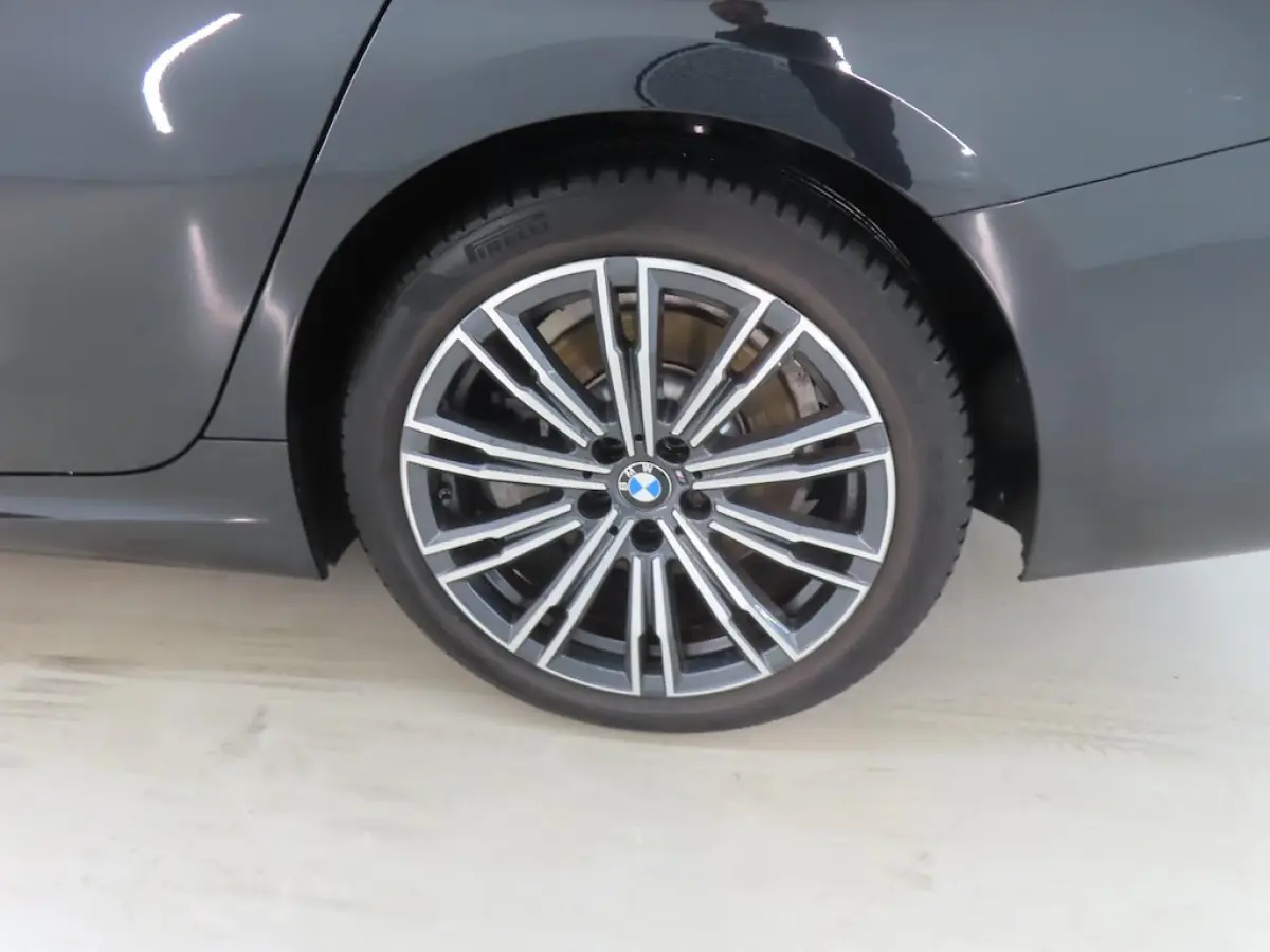 320e PHEV M-SPORT VOL LEER | SP. STOELEN | NAVI | ECC | LMV