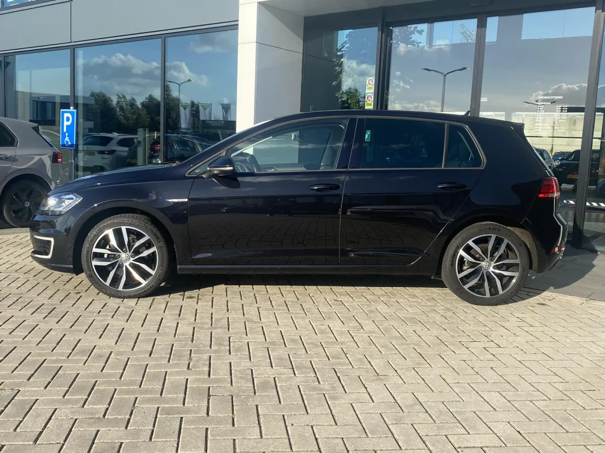 E-DITION | 90,36% SOH | Carplay | Parkeersensoren | Stoelverwarming | Keyless start |