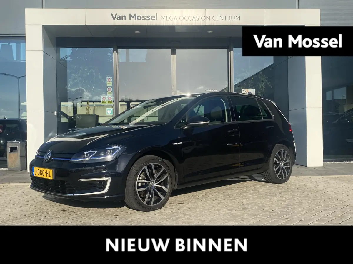 E-DITION | 90,36% SOH | Carplay | Parkeersensoren | Stoelverwarming | Keyless start |