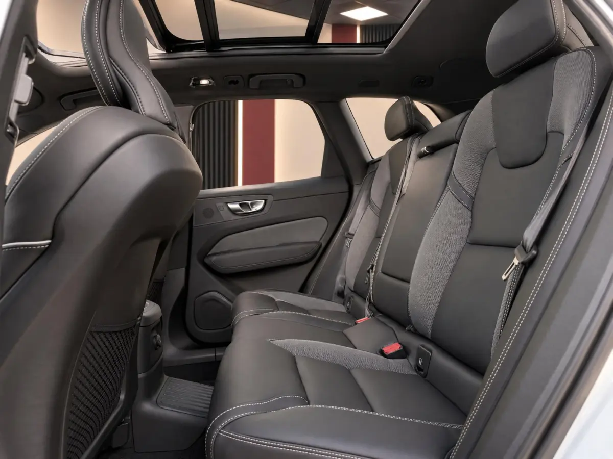 2.0 T8 Plug-in hybrid 455PK AWD Plus Black Ed. | Pano | H/K Sound | Premium Pack | Nieuw | BTW