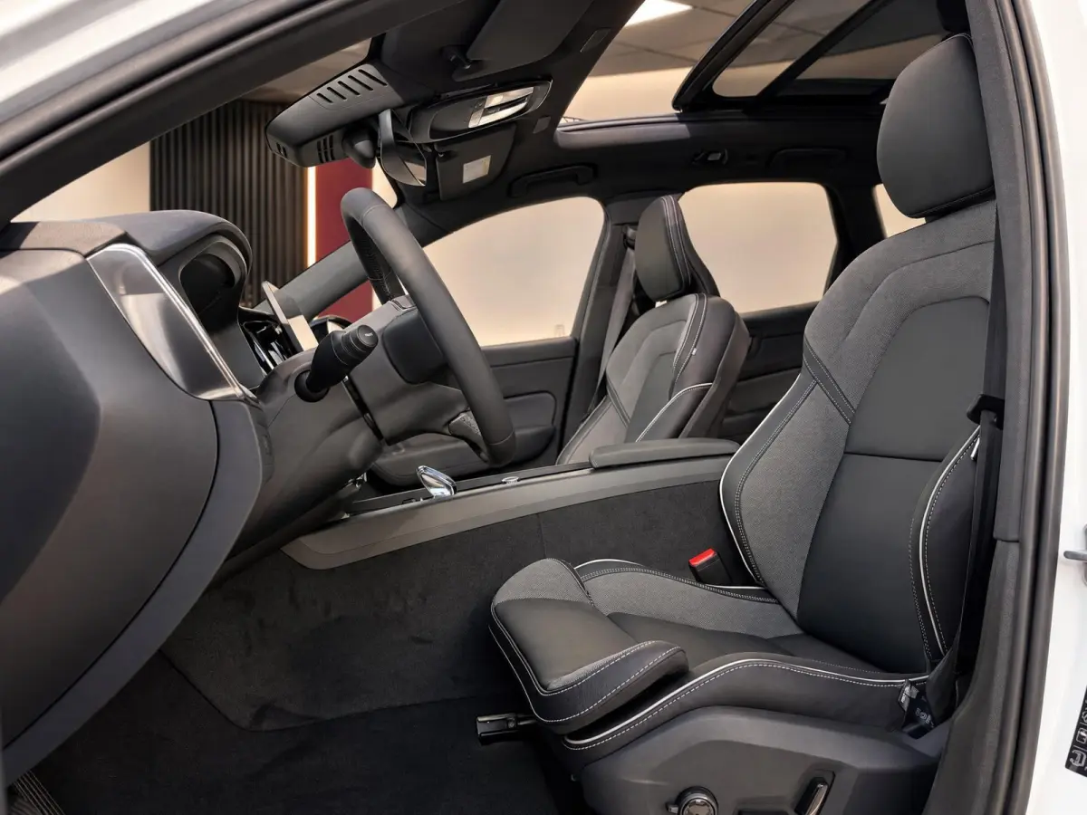 2.0 T8 Plug-in hybrid 455PK AWD Plus Black Ed. | Pano | H/K Sound | Premium Pack | Nieuw | BTW