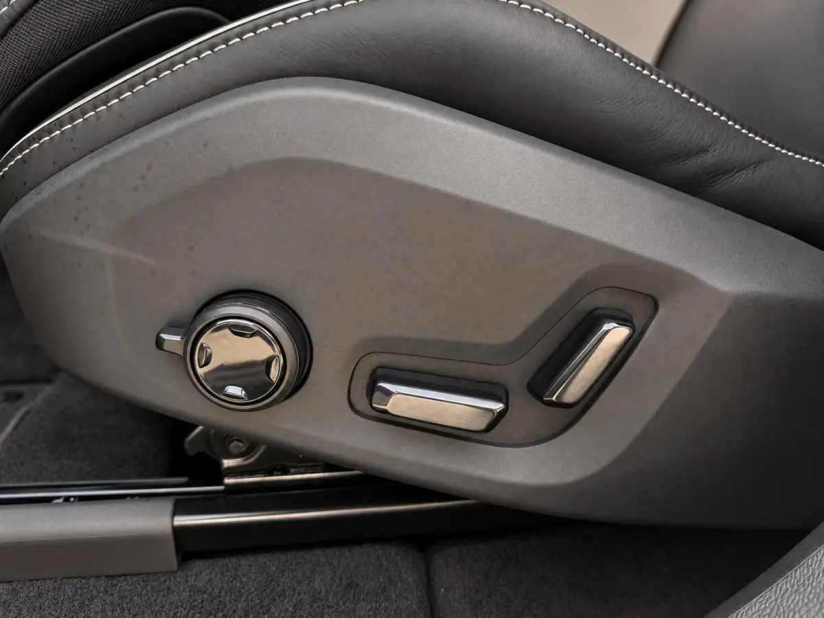 2.0 T8 Plug-in hybrid 455PK AWD Plus Black Ed. | Pano | H/K Sound | Premium Pack | Nieuw | BTW