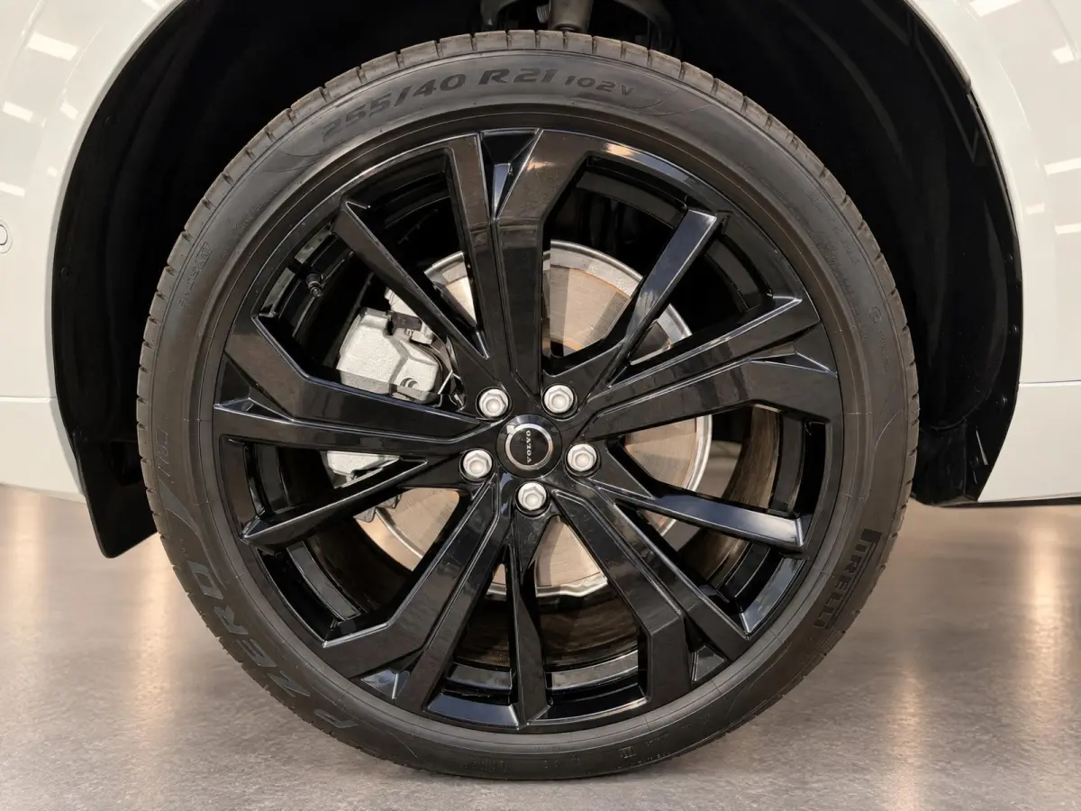 2.0 T8 Plug-in hybrid 455PK AWD Plus Black Ed. | Pano | H/K Sound | Premium Pack | Nieuw | BTW