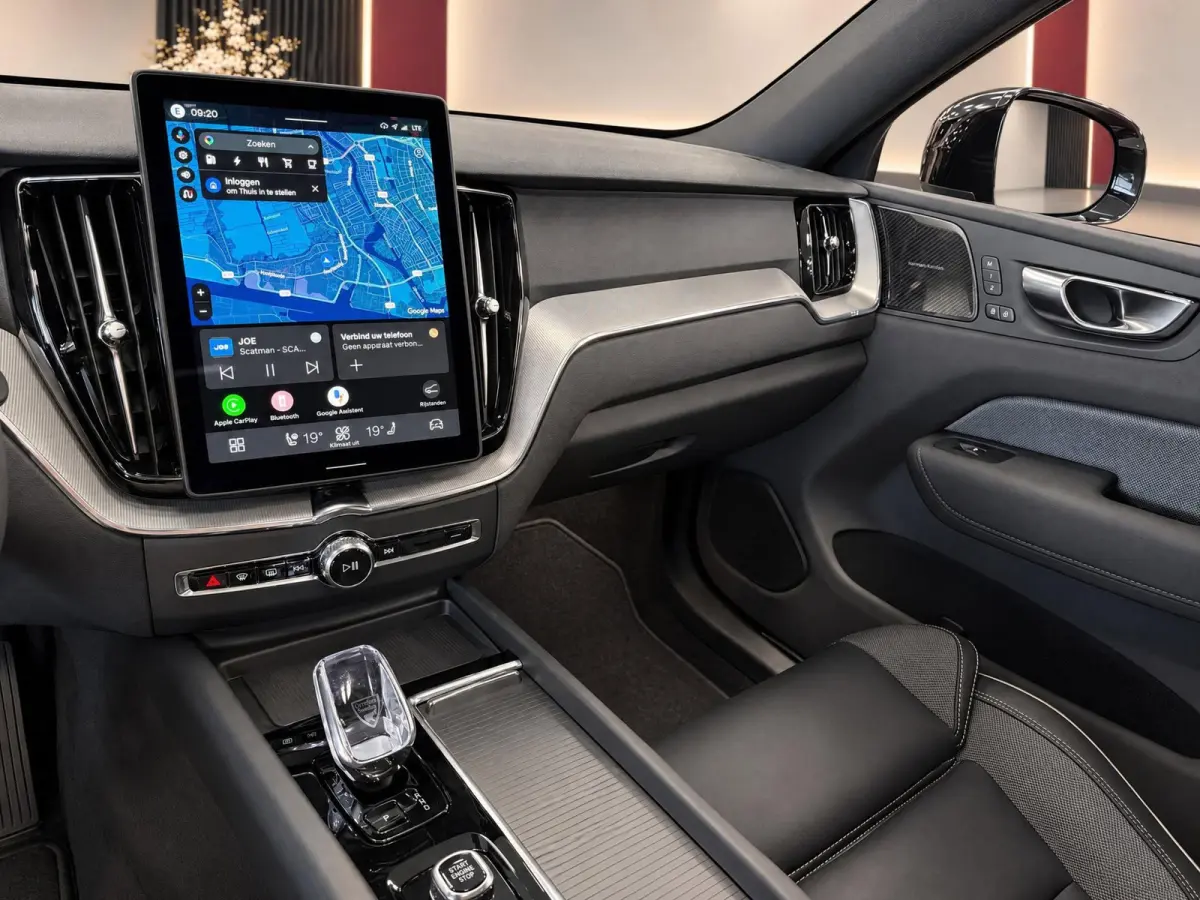 2.0 T8 Plug-in hybrid 455PK AWD Plus Black Ed. | Pano | H/K Sound | Premium Pack | Nieuw | BTW