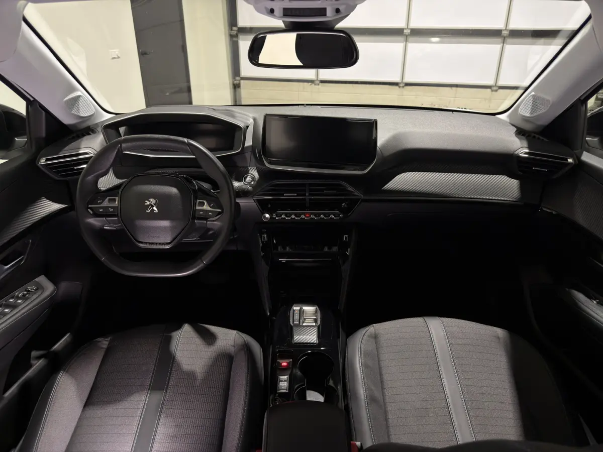 EV Allure Pack 50 kWh | Voorstoelen verwarmd | Navigatie | LMV 16" | camera | 3-fase