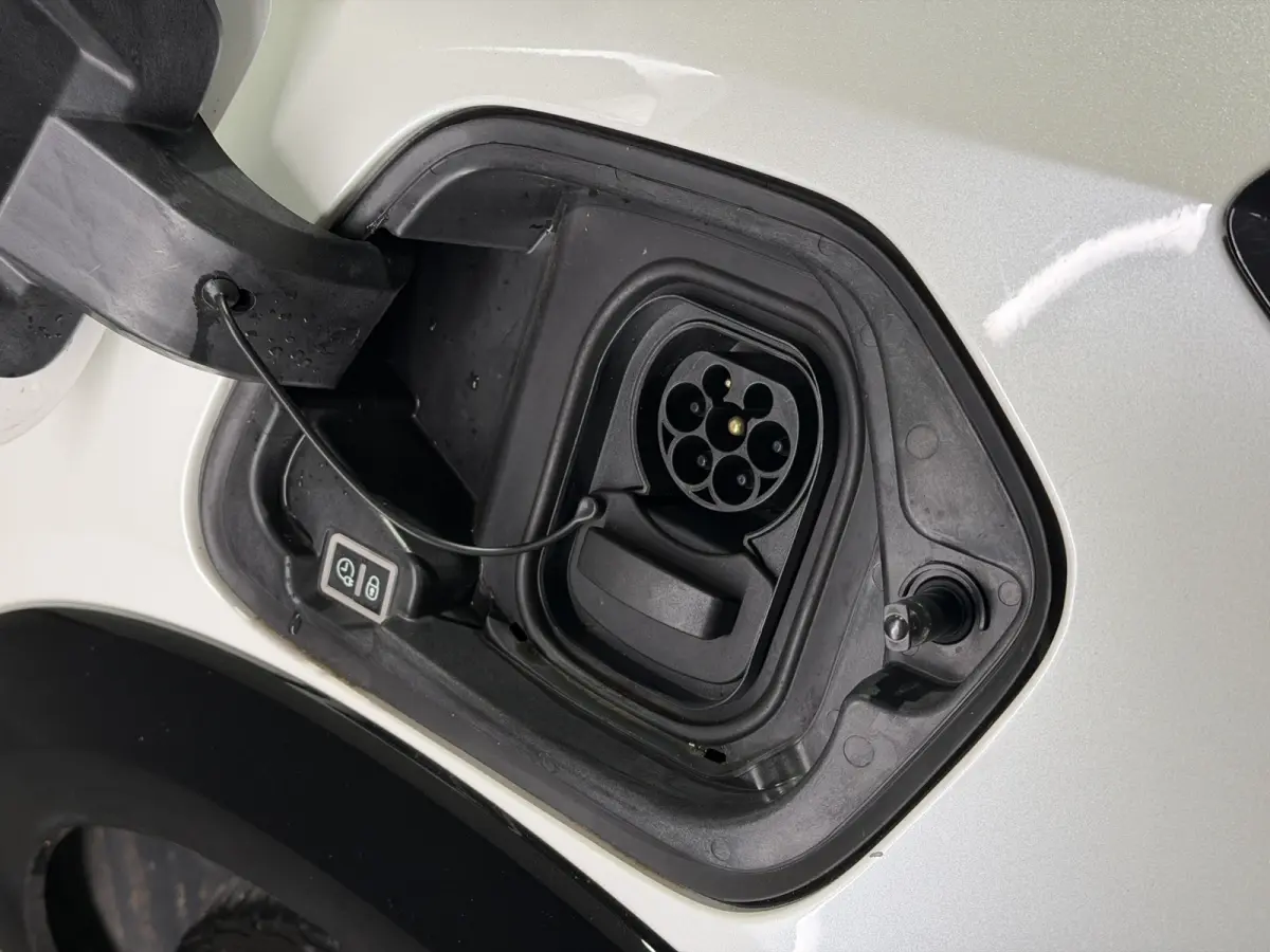 EV Allure Pack 50 kWh | Voorstoelen verwarmd | Navigatie | LMV 16" | camera | 3-fase
