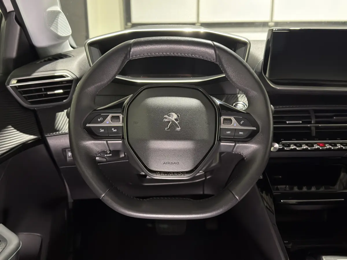 EV Allure Pack 50 kWh | Voorstoelen verwarmd | Navigatie | LMV 16" | camera | 3-fase